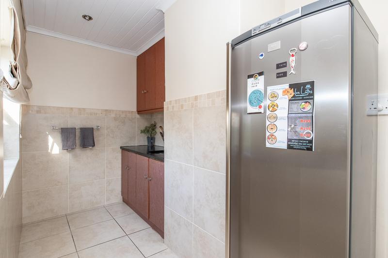 5 Bedroom Property for Sale in Constantia Western Cape